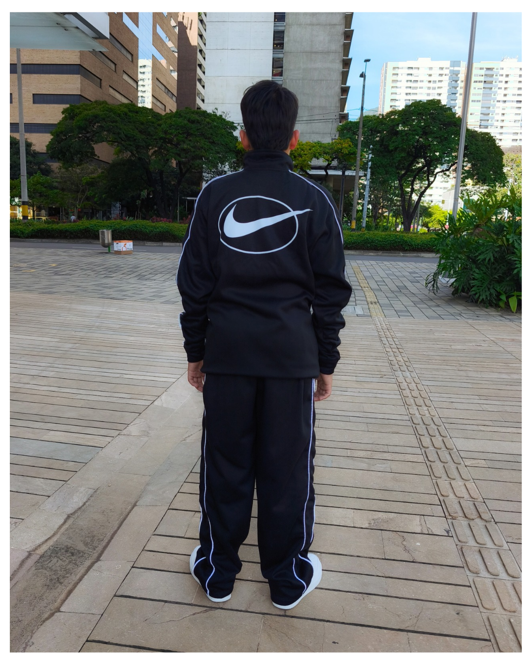 Conjunto Nike Buzo y Sudadera (Talla Adulto y infantil)